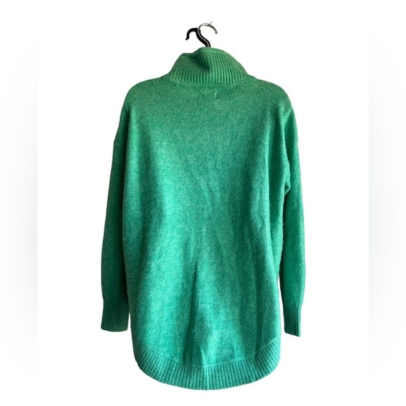 Lou & Grey Turtleneck Sweater in Green - Picture 4 of 5